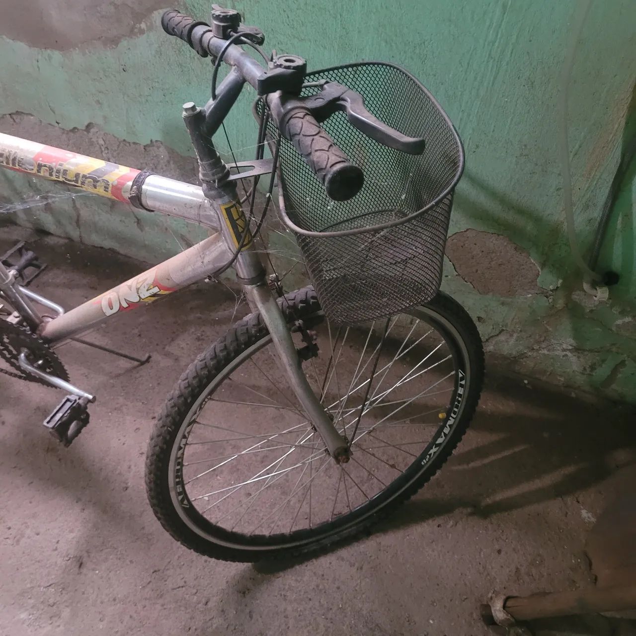 Bicicleta Cromada Seminova com Nota Fiscal, Pneus e Aros Novos - Foto 3