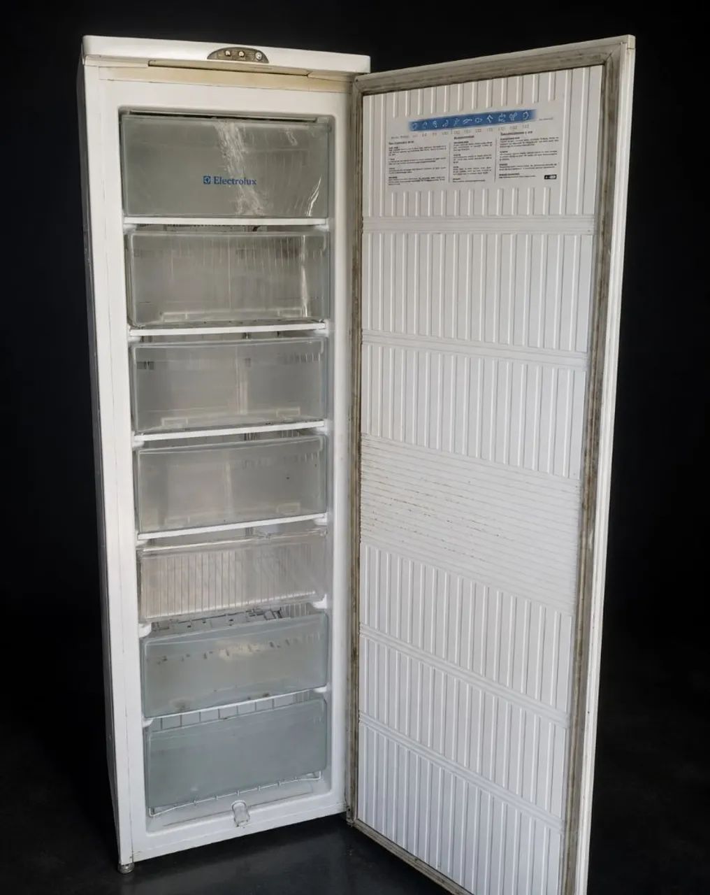 Freezer VERTICAL ELECTROLUX  - Foto 2