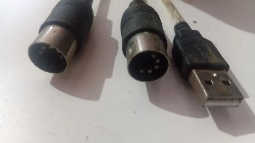 Cabo midi USB