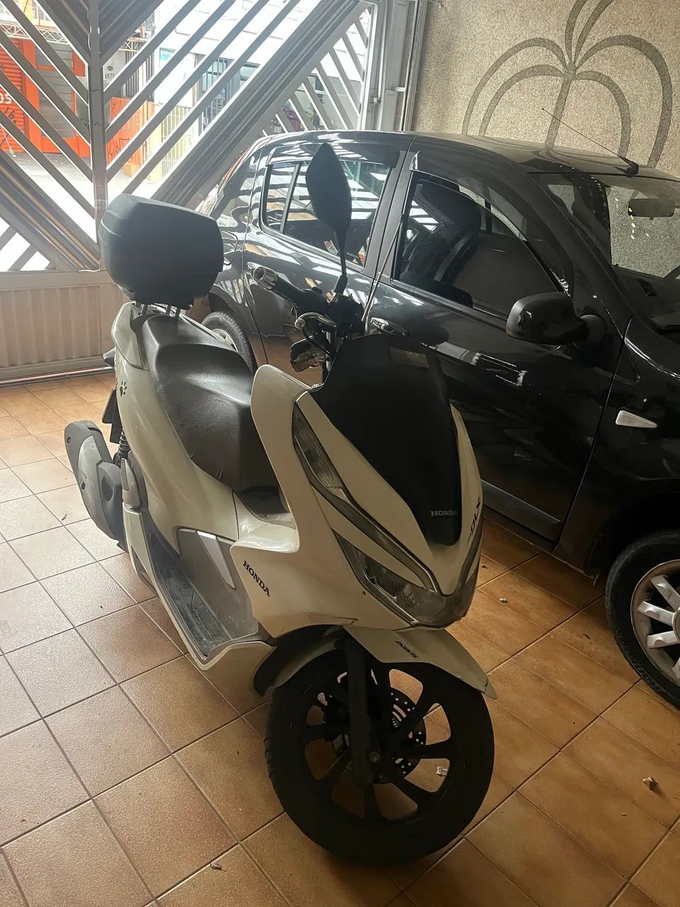 PCX DLX 2019 Creme  - Foto 3