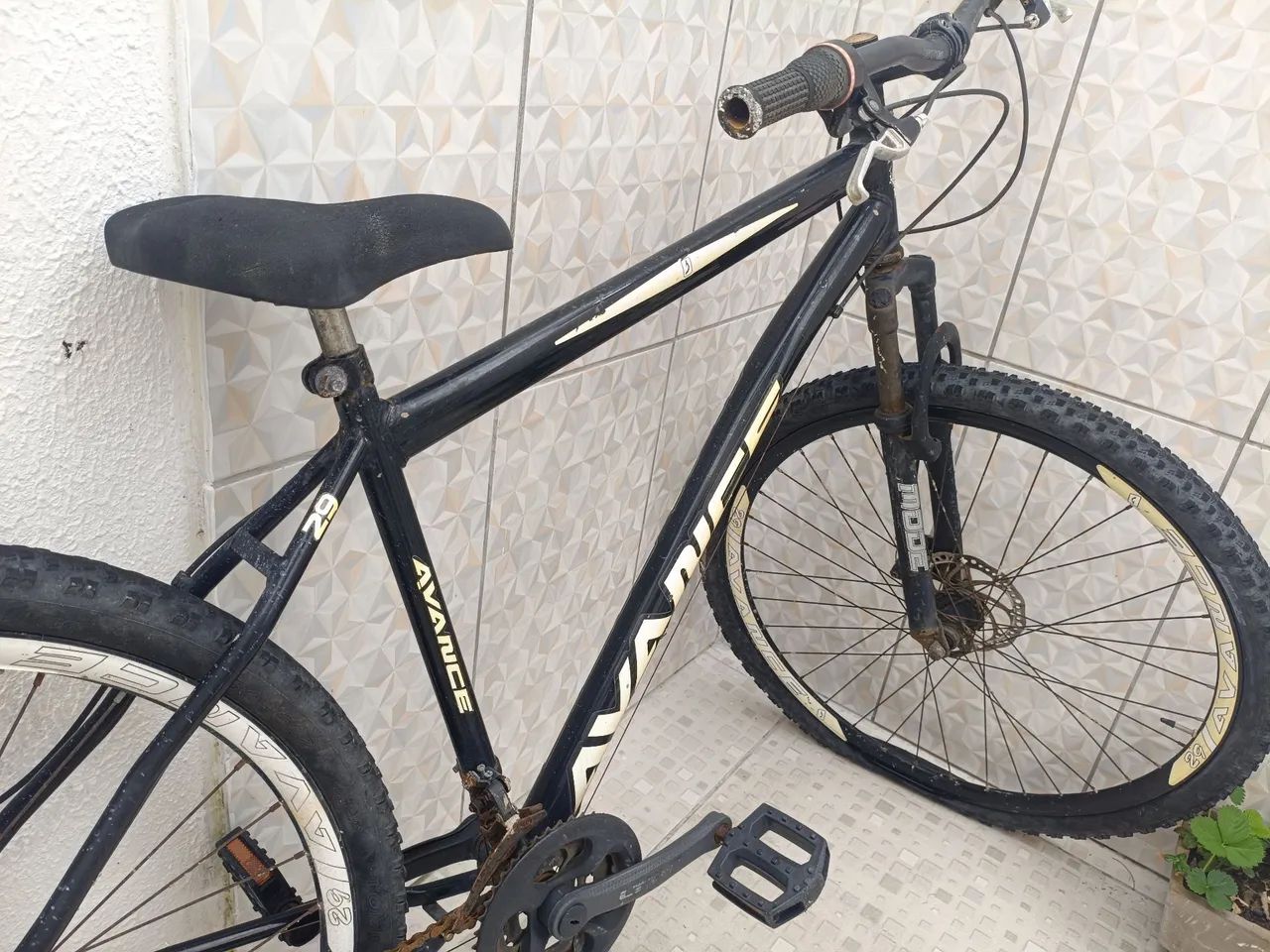 BICICLETA AVANCE ARO 29 USADA - Foto 2