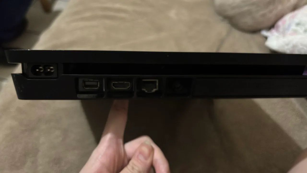 PS4 500GB (com defeito, sem controle, jogo e cabo) - Foto 2
