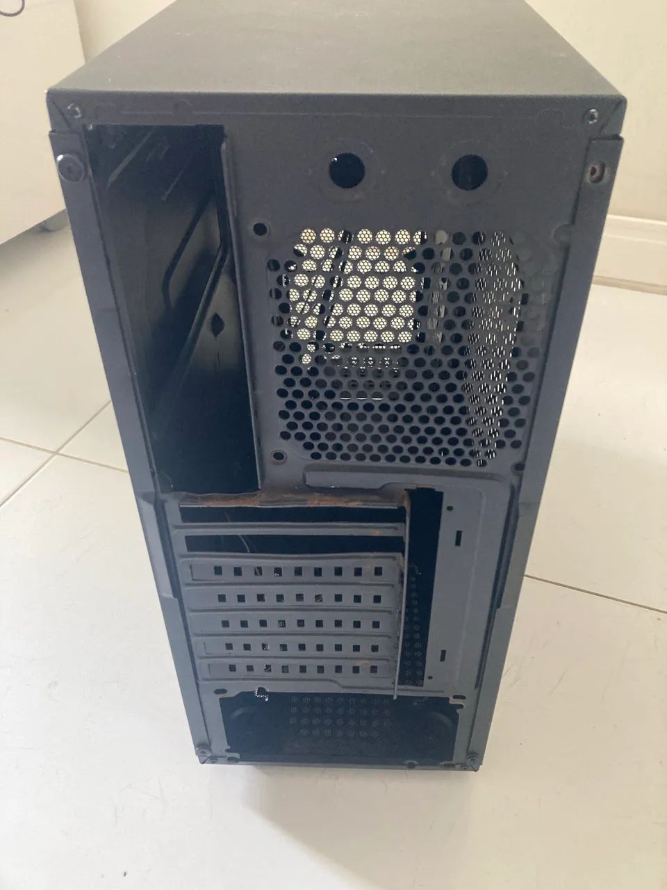 Gabinete Aerocool GT  - Foto 2
