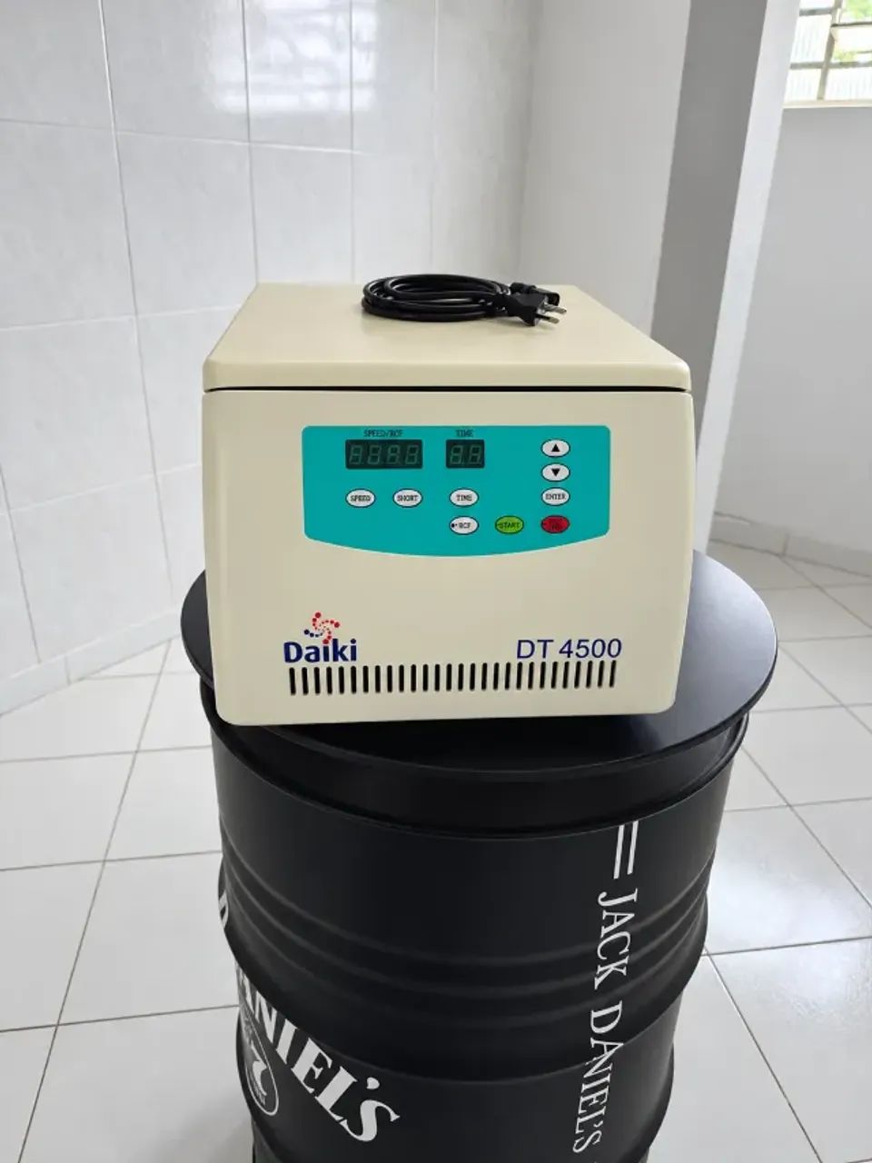 Centrífuga Daiki DT-4500