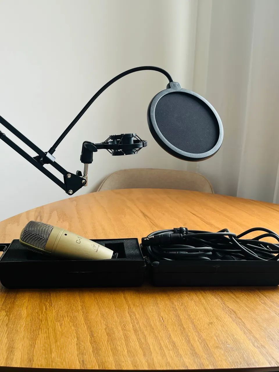 KIT Home Studio: Behringer C-1 + Braço + Pop Filter + Cabo Profissional