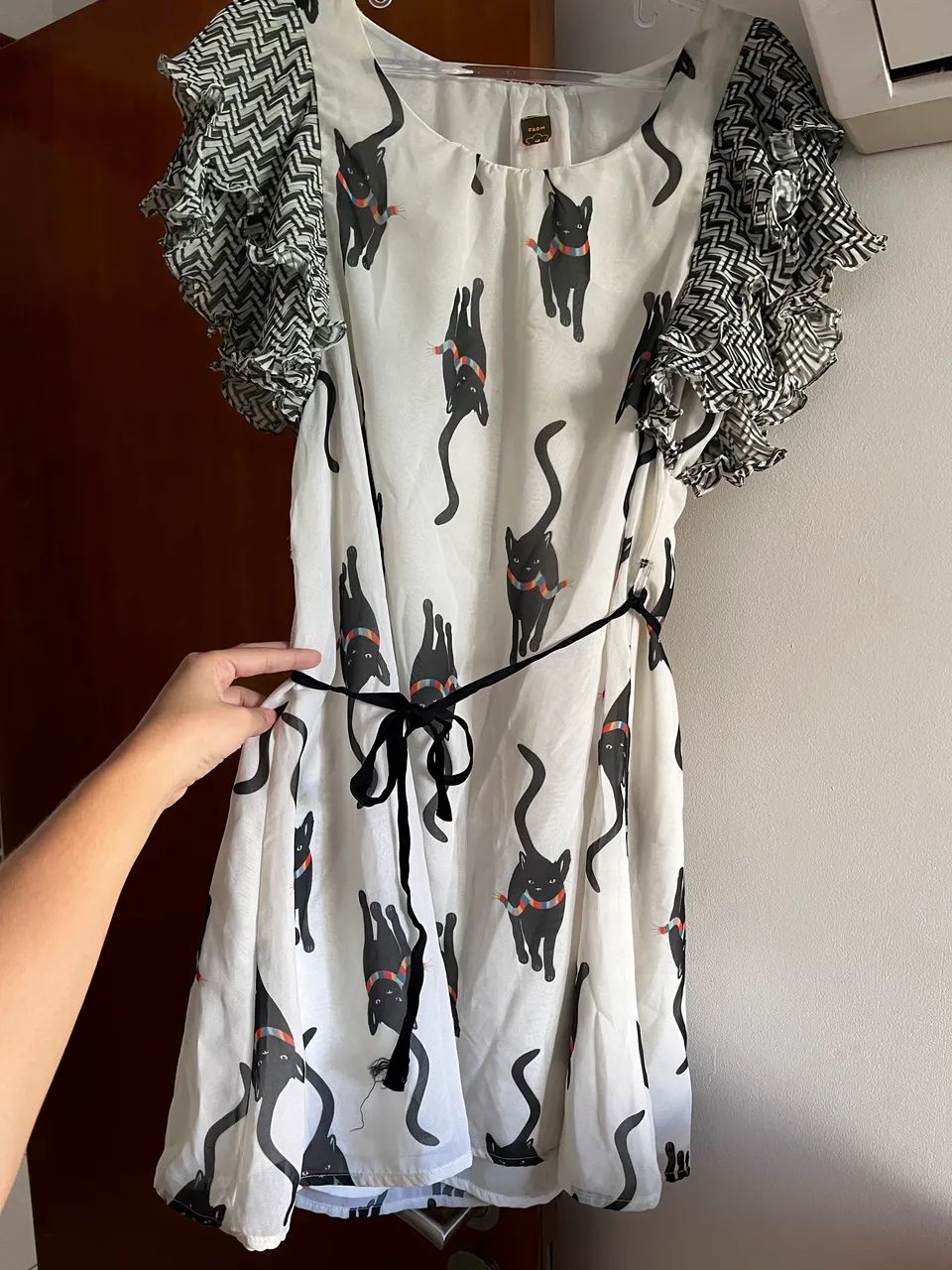 Vestido farm gatinho usado - Foto 3