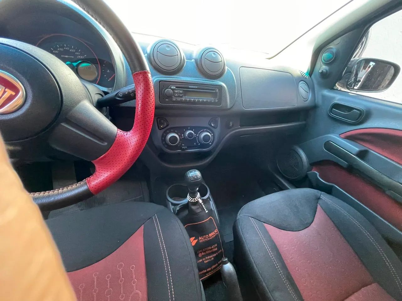 Fiat Uno Sporting 1.4 EVO Fire Flex 8V 4P 2012 - Foto 2