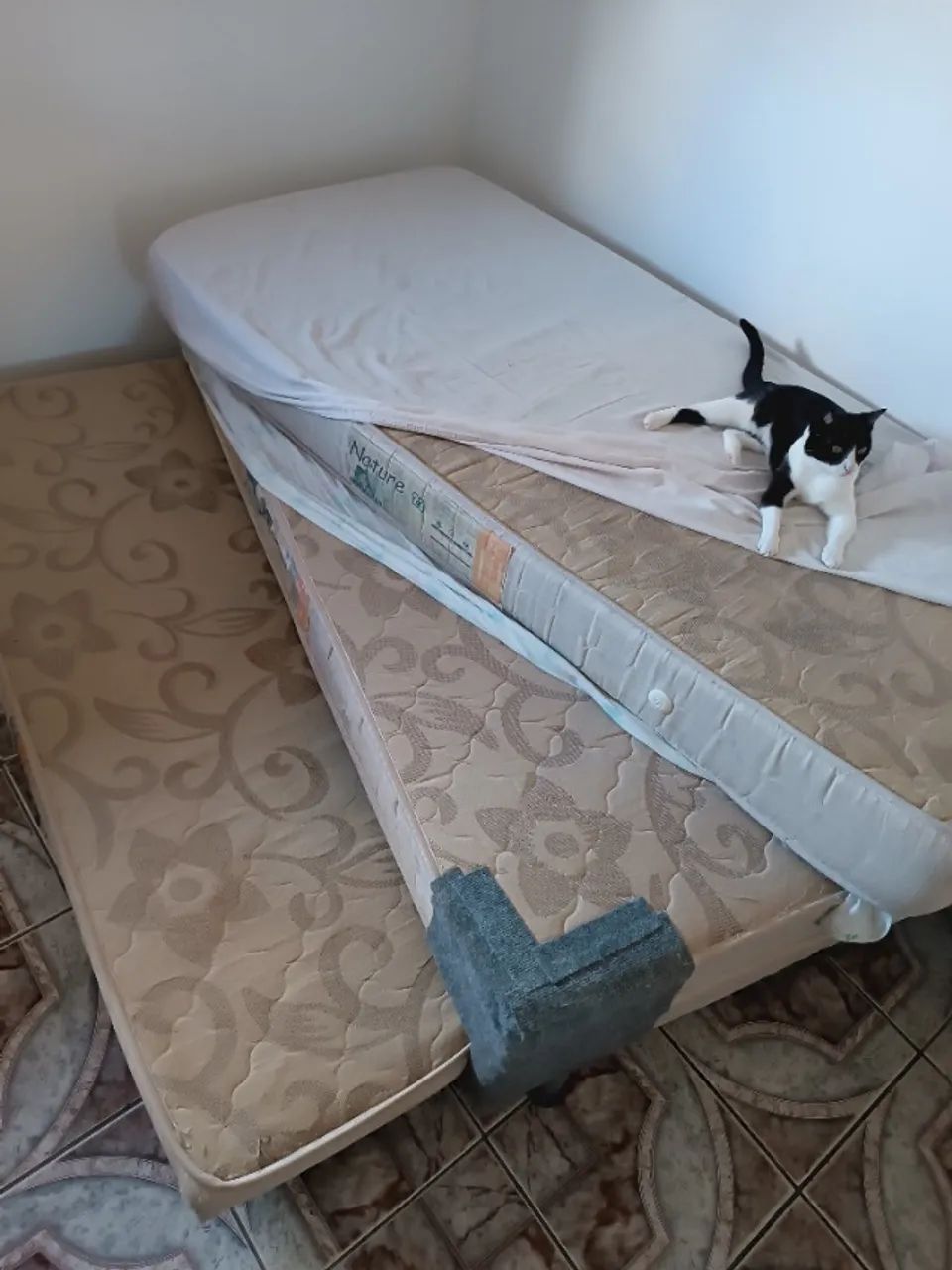 Cama box solteiro com auxiliar e colchão extra - Foto 5