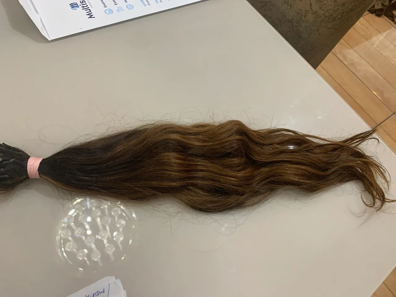 Cabelo humano.
