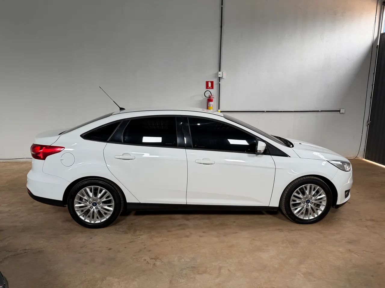 Ford Focus Fastback Se/se Plus 2.0 Flex Aut. 2016 - Foto 2