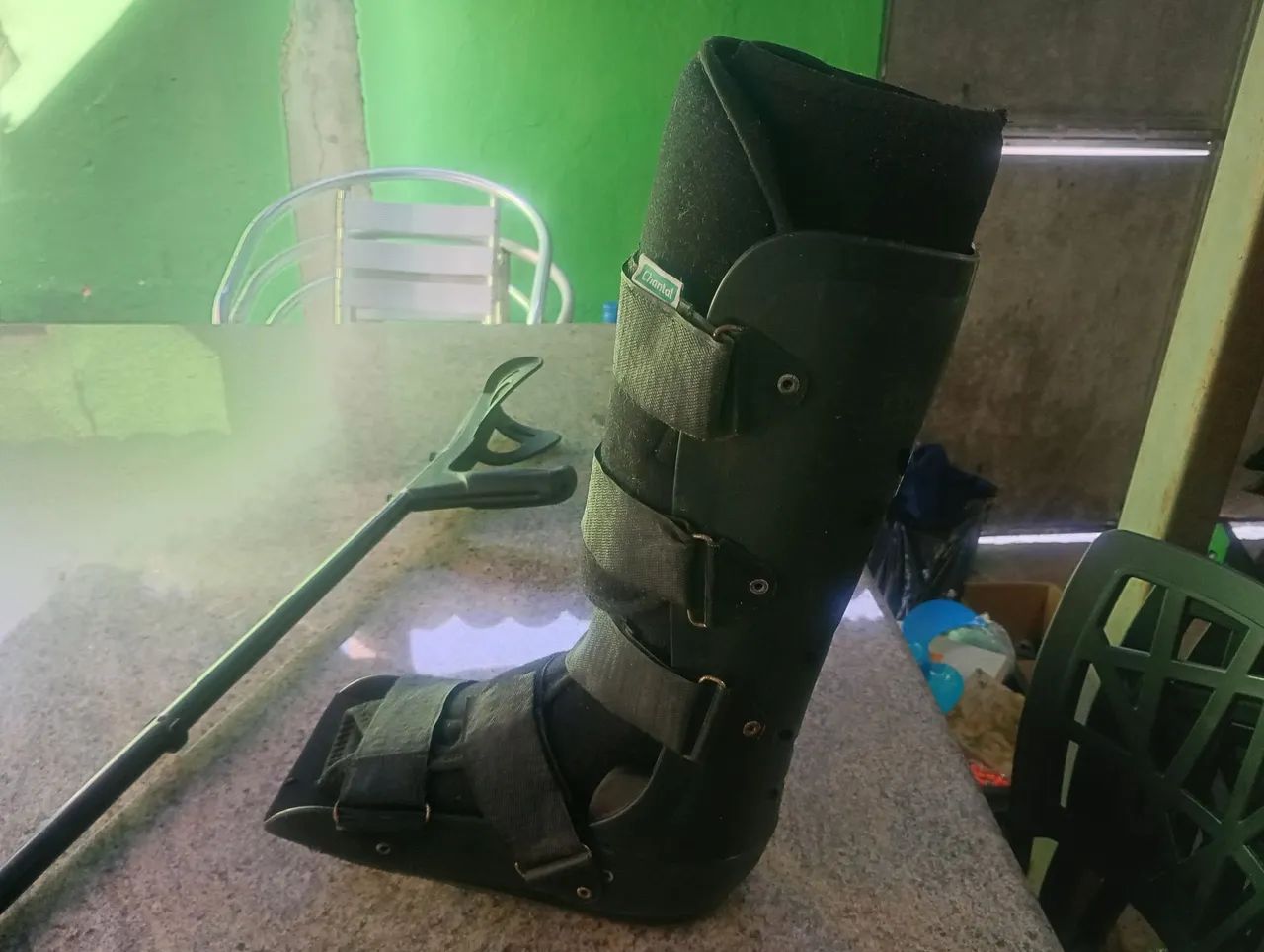 Itens Ortopédicos/Bota/Muleta - Foto 2