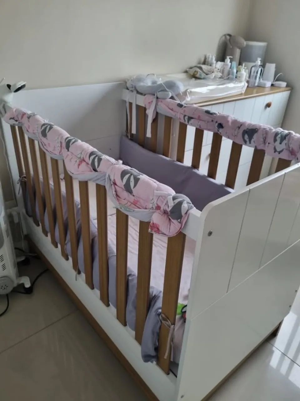 Berço em MDF branco marca Permóbili