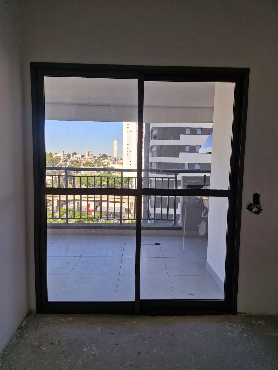 Porta de varanda 1,80 m X 2,10 m 