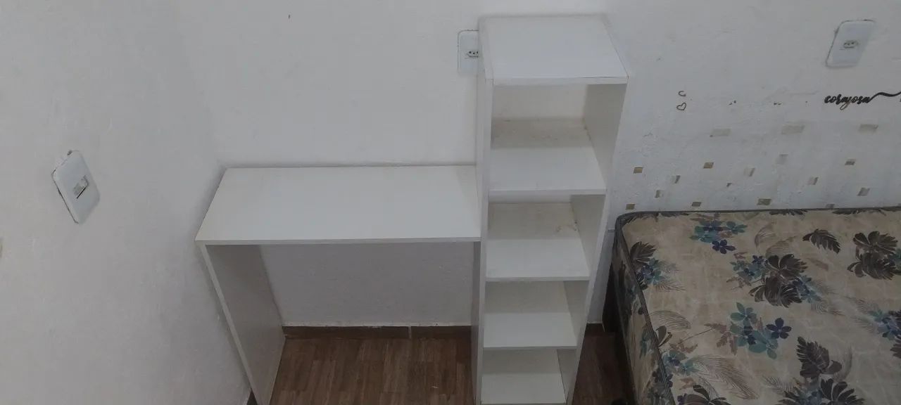 Mesa com nicho