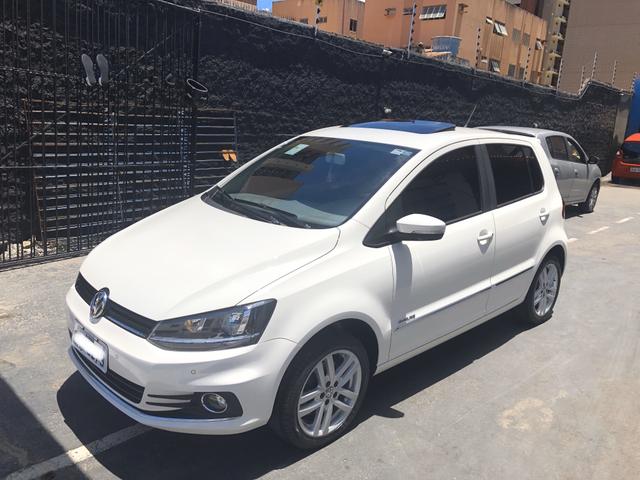 VW FOX Highline 1.6 Flex 16v ( TETO SOLAR) 28.000 km único dono