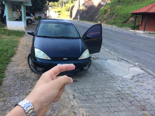 Vendo ou troco ford focus completo 2008 - Foto 2