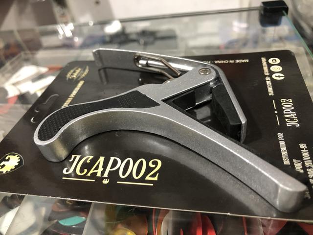 Capotraste prata para violão