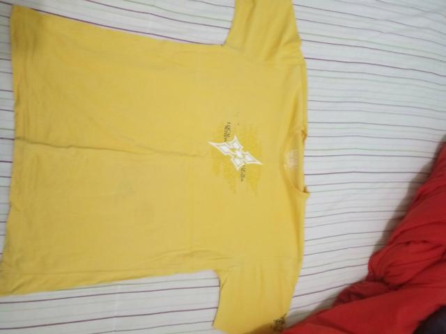 Bermudas e camisa - Foto 2