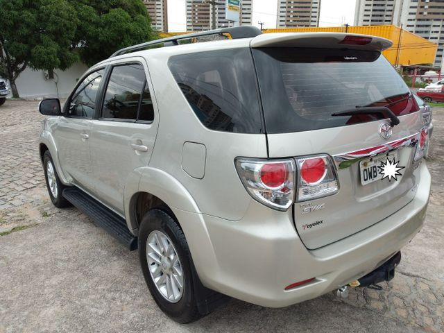 Hilux SW4 3.0 4x4 Diesel 2014 7 Lugares - Foto 3