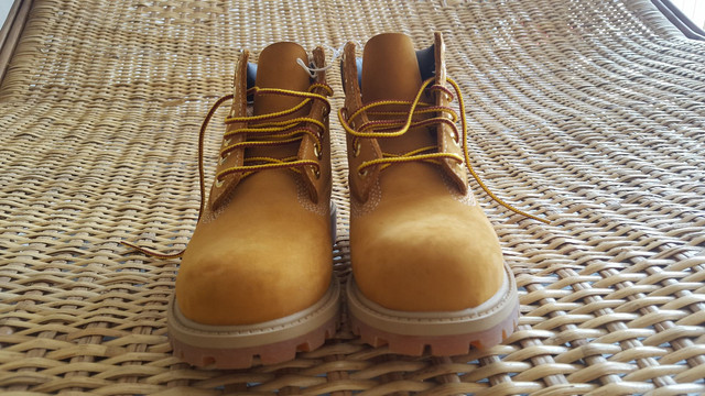 yellow boot infantil