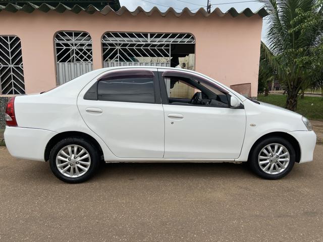Vendo etios sedan 2013/2013
