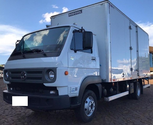 VW 8160 BAÚ 2015