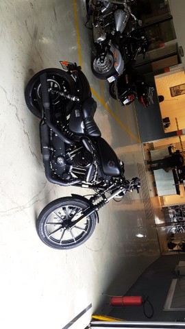 HARLEY DAVIDSON 883