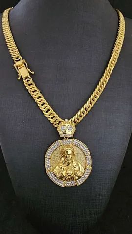 Cordão malha grumet lançamento banhado a ouro 18k com pingente cravejado Jesus 