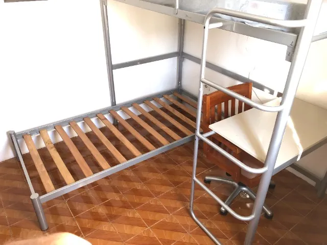 Cama / Beliche Tok & Stok (Cama dupla) com escrivaninha e escada (semi novo!)