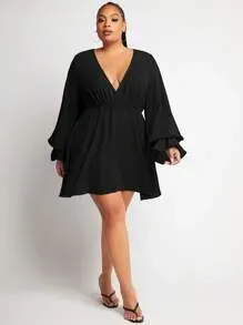 Vestido SEXY Plus Gola de Mergulho Manga Flare