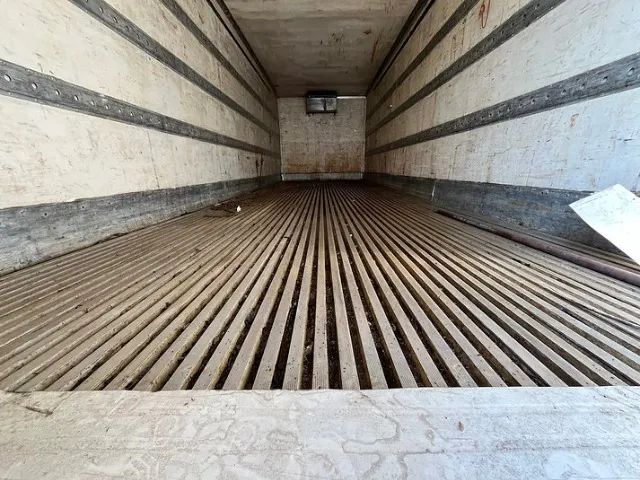 Baú Truck 8,30m - Foto 6