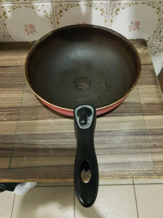 Panela Antiaderente Vermelha, com cabo removível