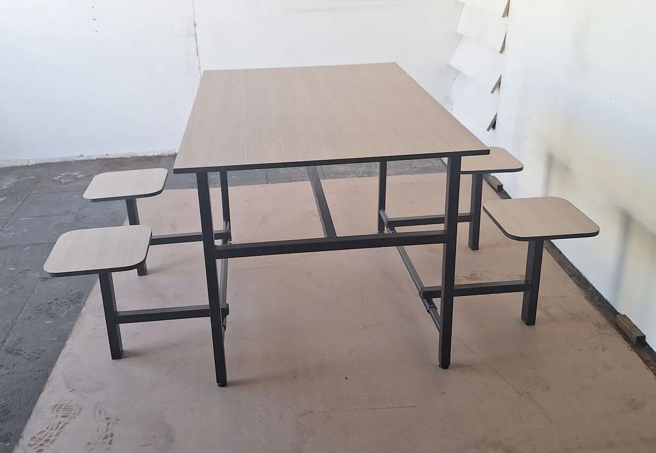 Mesa para refeitório com 4 lugares