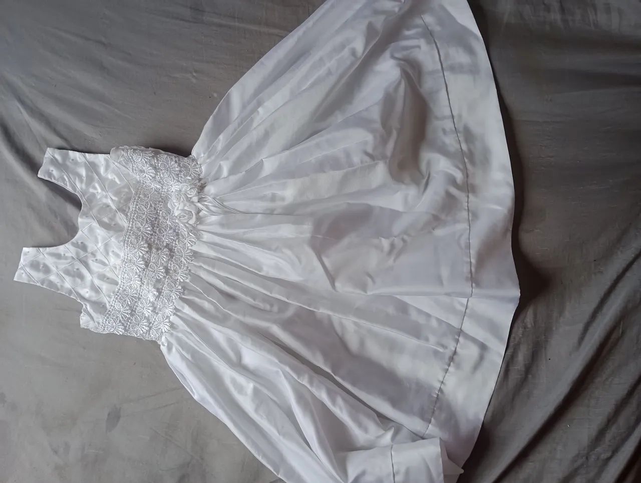 Vestido de festa branco (4 a 6 anos) - Foto 6