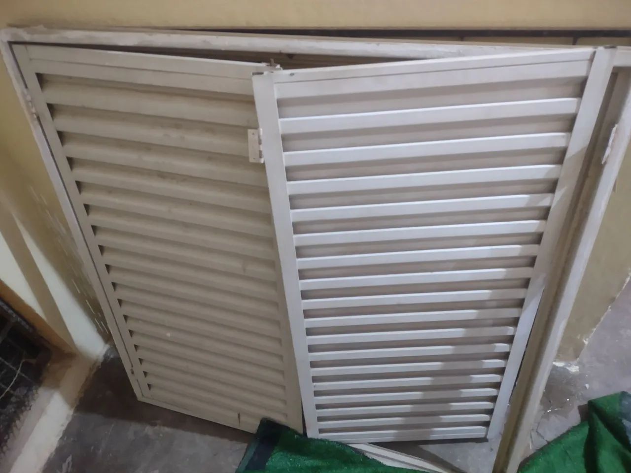 Janela de ferro 3 unidades  - Foto 2