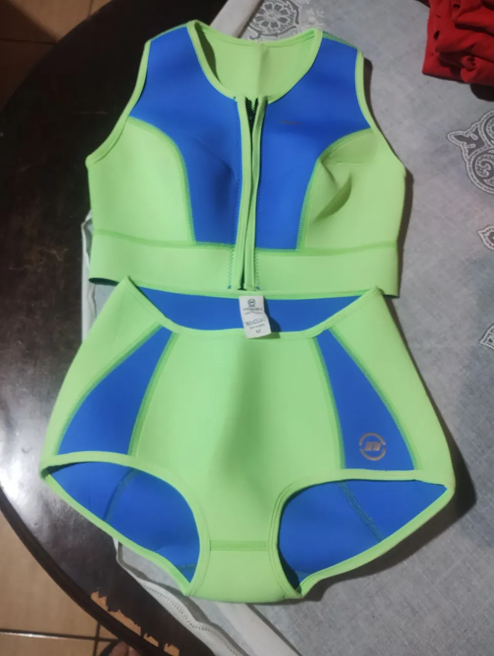 Conjunto de roupa de praia neoprene tamanho M
