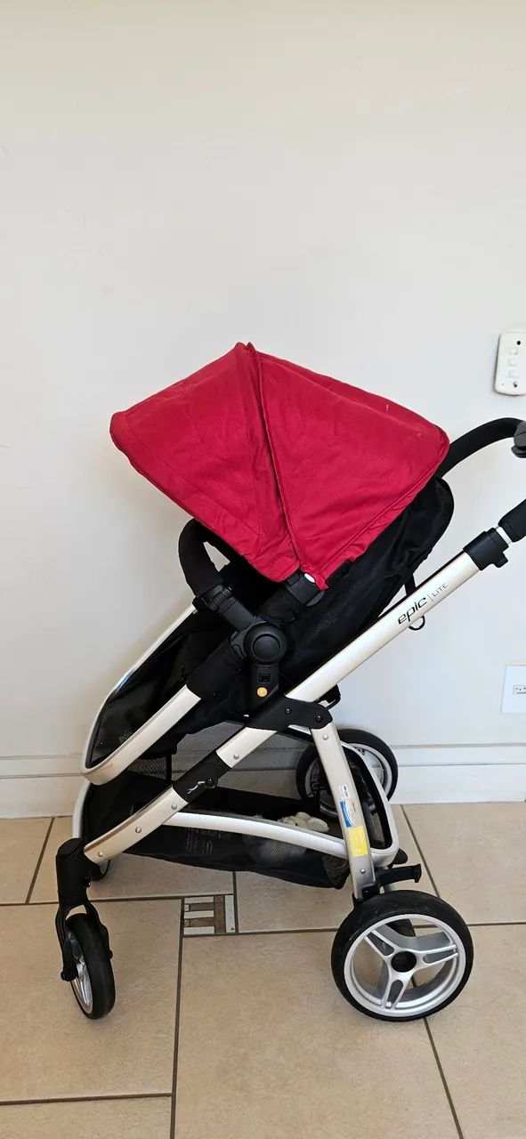 Carrinho de Bebê Epic Lite Infanti + Bebê conforto. - Foto 4