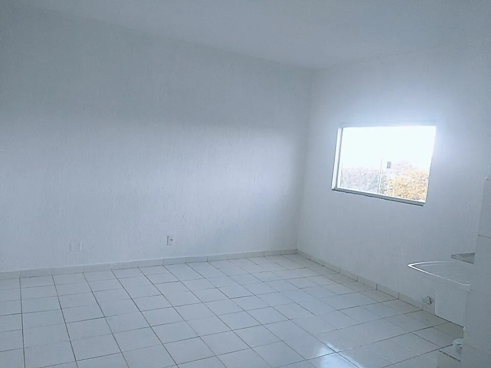 Vende-se kitnet no núcleo bandeirante.
