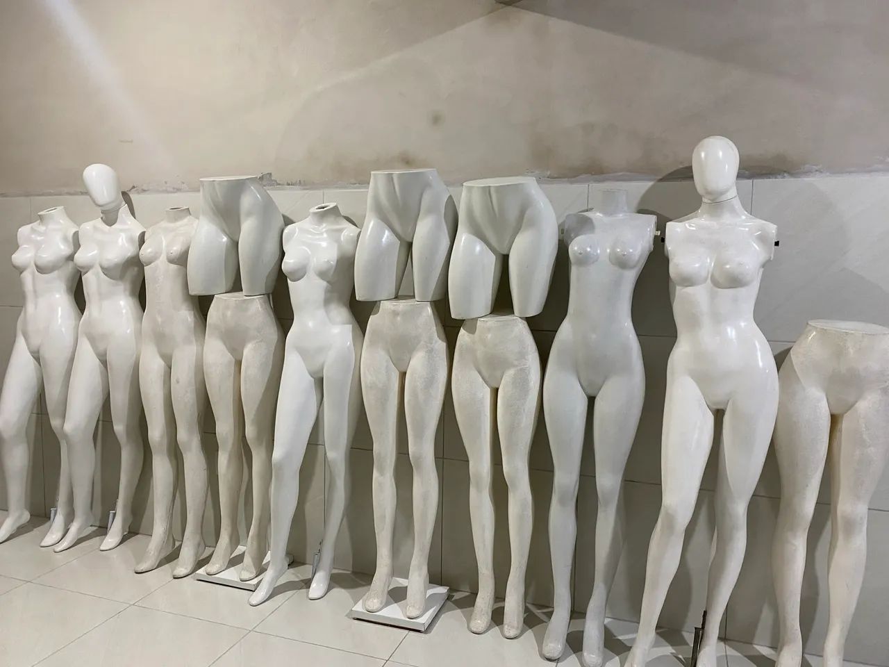 Manequins completos com braço e cabeça bem conservado 