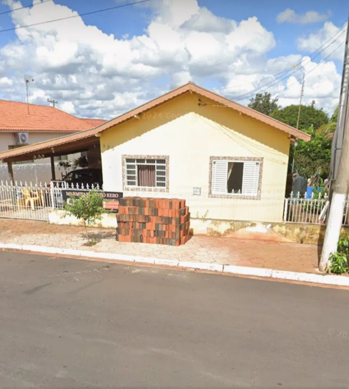 Vende ou troca casa no interior de São Paulo