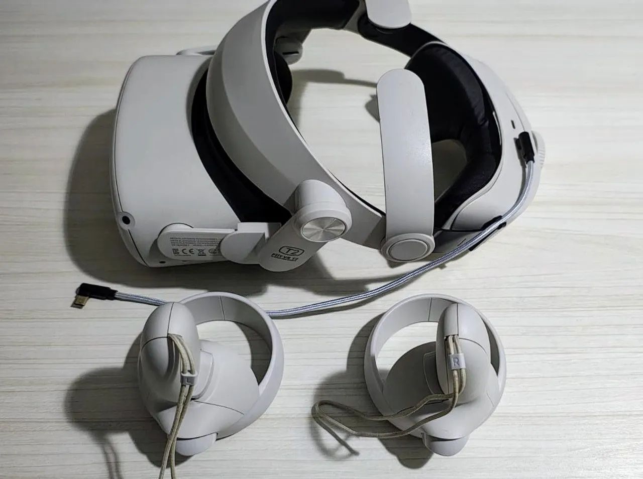 Meta Quest 2 com Strap Fiit VR T2 - Foto 2