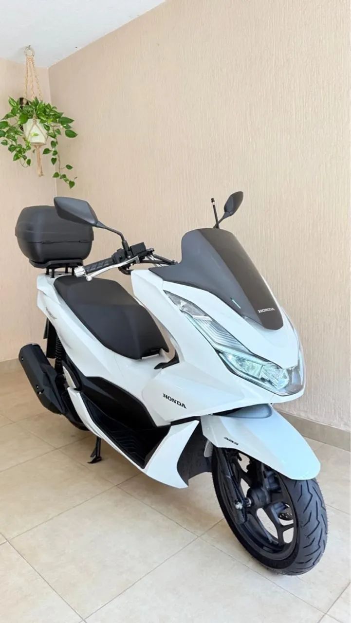 Honda PCX 160 ABS semi nova - 240 km rodados, IPVA pago, bauleto e acessórios - Foto 4