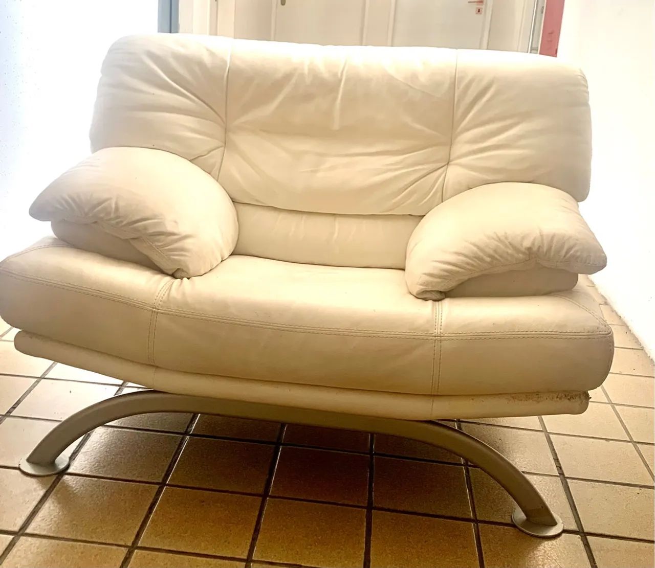 Poltrona dos sonhos  de Couro Branco - Foto 3