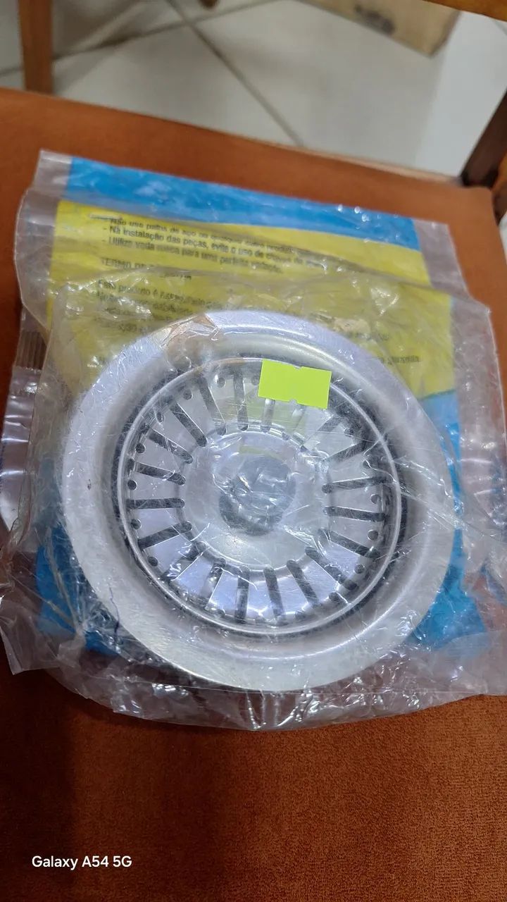 Ralo de pia grande de metal cromado 13cm diâmetro  - Foto 2