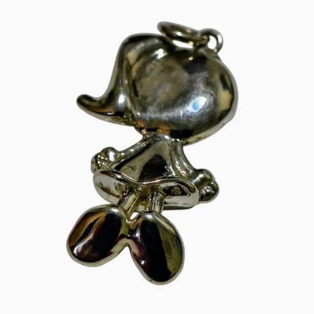 Pingente de Prata Estilizado em Forma de Menina - Foto 5