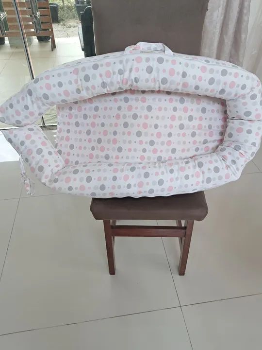 Vendo: carrinho de bebê, banheira, cadeira para se fazer refeição e aconchego para bebê.  - Foto 4