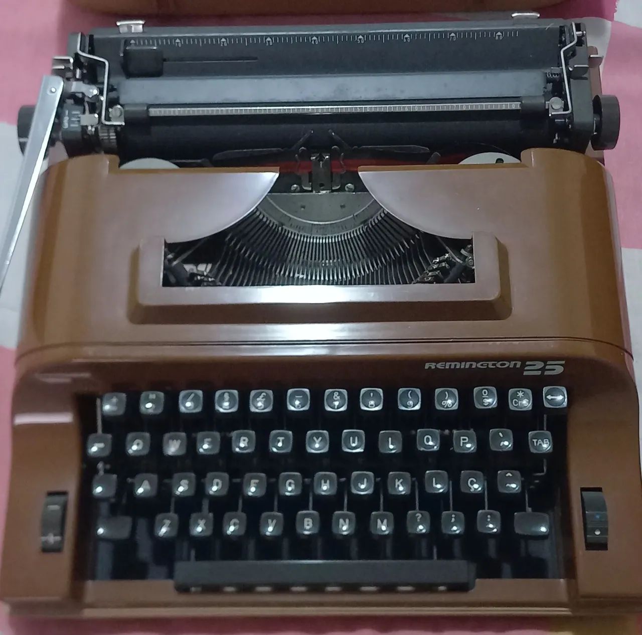 Vende-se maquina de escrever remington 25 - Foto 3