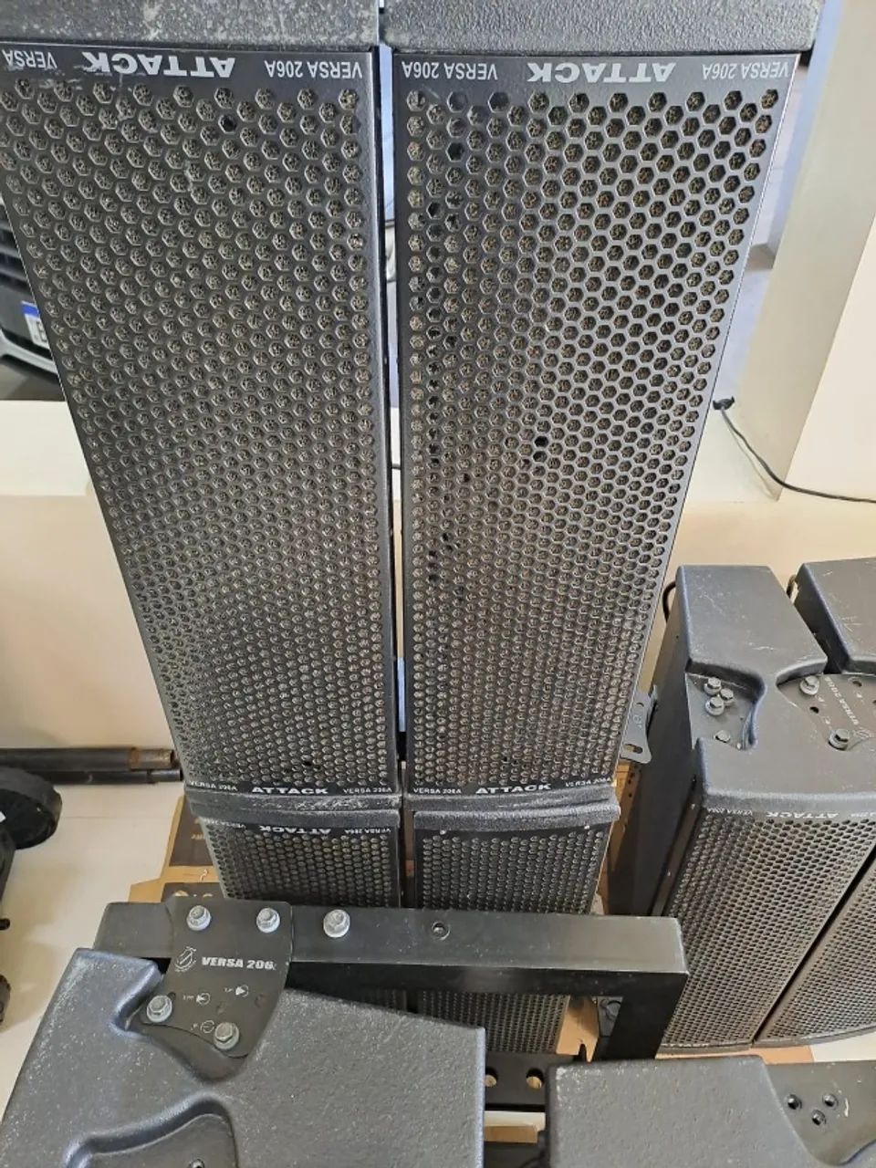 LINE ARRAY ATTACK VERSA 206A-8 caixas