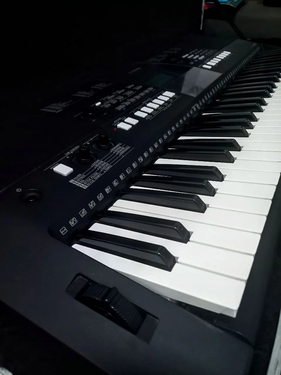Yamaha PSR-E423 - valor negociável.