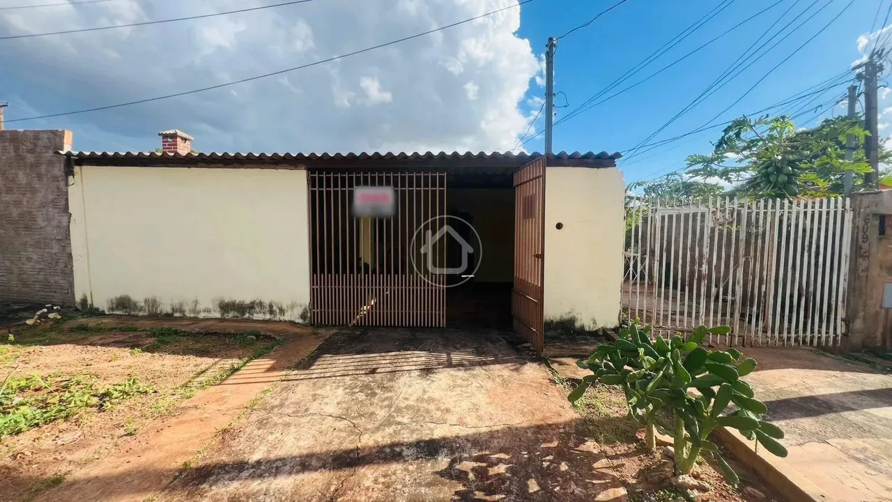 CASA COM ÓTIMO TERRENO NO SANTA LUZIA